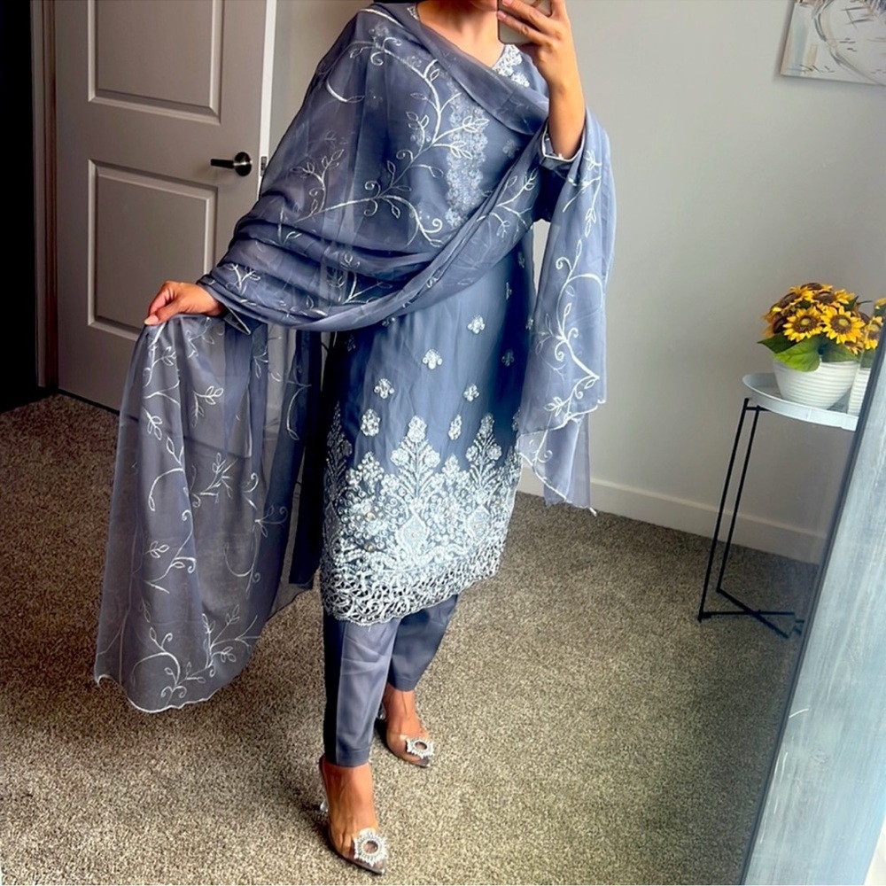 - Elegant Embroidered Gray Suit with Shawl